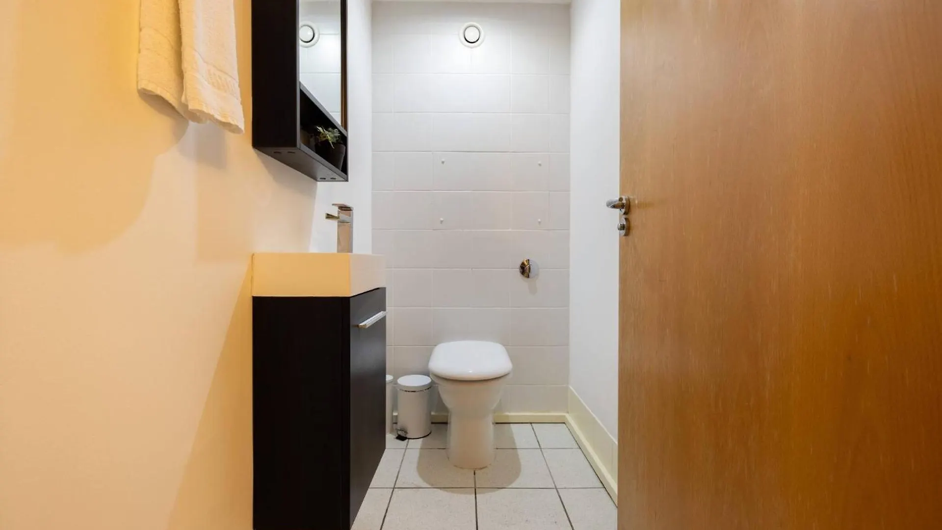Wild Roses Serviced Apartments - Excel Warehouse 2 London